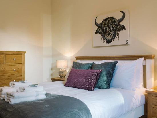 Joivy Elegant Apartment by Princes Street Gardens