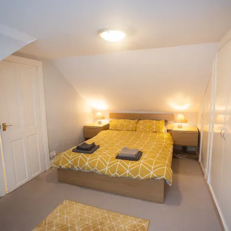 Sandgate 2-Bed Apartment in Ayr Central Location