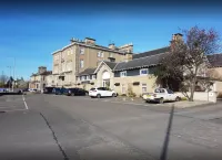 Laichmoray Hotel - parking
