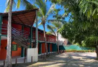 Chalés Praias do Sul Отели в г. Порту-де-Галиньяс