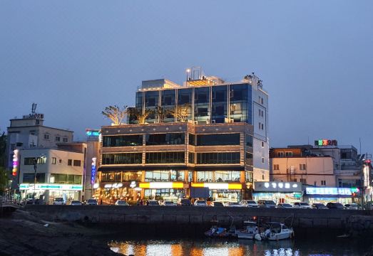 부엉이 호텔 욕실 이미지