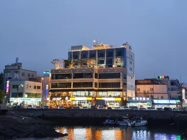 貓頭鷹飯店