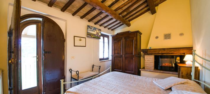 Agriturismo Sasso Rosso Отели в г. Ассизи