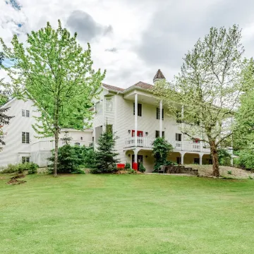 The Inn at the Ninth Hole Bed & Breakfast