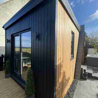 Little Woodbine Hotel Exterior