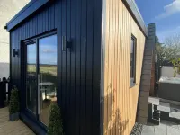 Little Woodbine Hotels in Tain