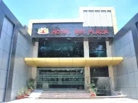 Hotel SGT Plaza Hotel berhampiran Stupa Chaukhandi
