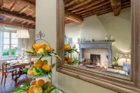 Il Frantoio Farmhouse Apartment Các khách sạn gần Pieve of Saint Lorenzo in Segromigno in Monte