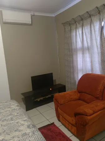 Unami Self-Catering Accommodation Отели в г. Ричардс Бей