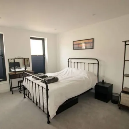 Modern Home for Small Groups by Stones Throw Apartments - Free Parking - Sea View