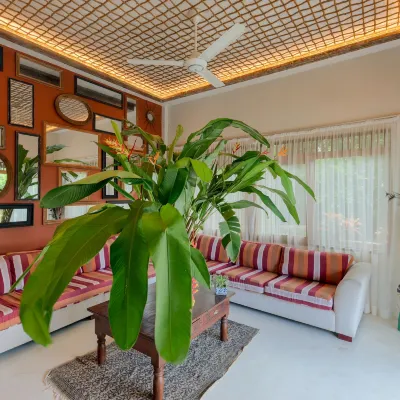 DCanal House Hotels near Parrot Rock
