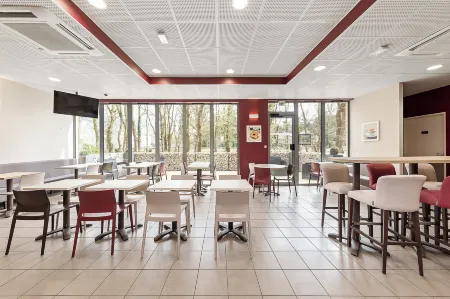 Ace Hôtel Rouen Parc des Expositions Отели в г. Кевийон