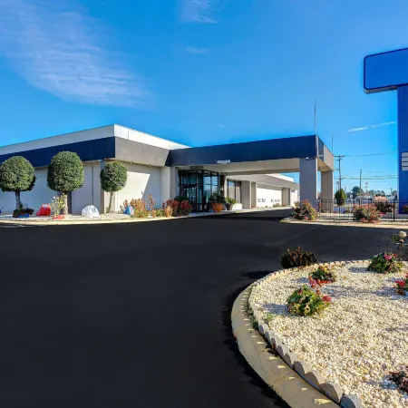 Motel 6 Burlington, NC