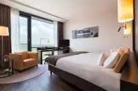 Infinity Hotel & Conference Resort Munich Hotels in der Nähe von Hollerner See