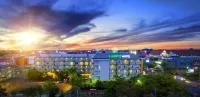 Harris Hotel Kuta Galleria - Bali Hotels in Bali