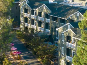River Terrace Inn, a Noble House Hotel