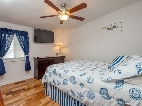 BIG, beautiful;  just steps to beach, OCEANblock! 2nd floor w/ocean & bay views.