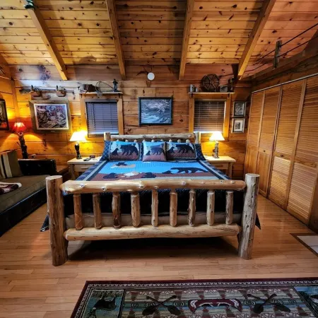 A Rushing Stream of Dreams Creekside Cabin 1 min to National Park!
