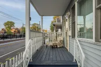 Lake Life Escape. 5 Minutes to the beach, zoo, & casino