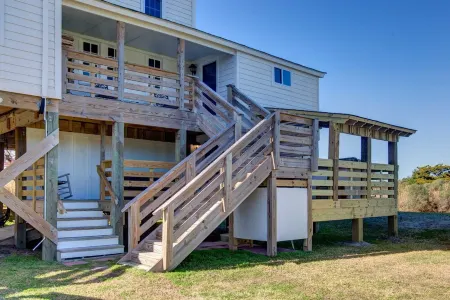 Historic suite with a private hot tub!