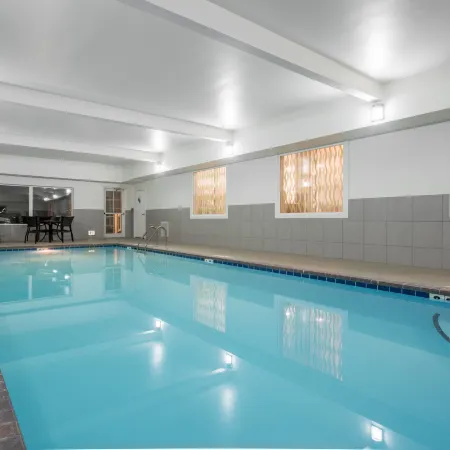 Holiday Inn Express & Suites AMES by IHG