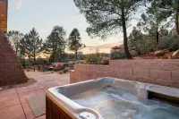 Epic Red Rock Views and Cozy Firepits - Stunning Sanctuary