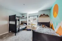 Ski-in/out, dog-friendly townhome with mountain views, hot tub & pool