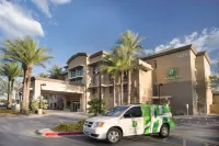 Holiday Inn & Suites Scottsdale North - Airpark Hotels in Scottsdale