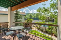 Ski-in/Ski-Out Access and Heated Pool - Stunning Alpine Retreat