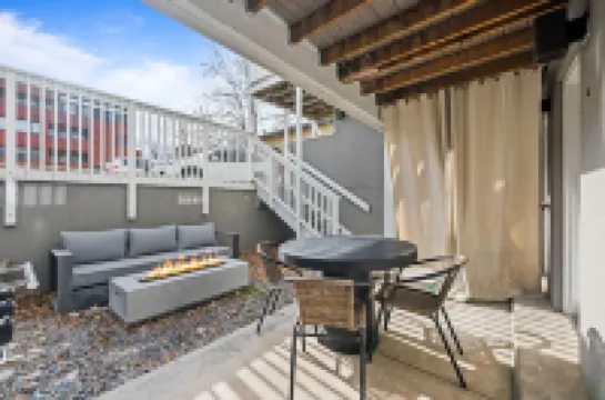 Steps from Pearl Street and Attractions - Charming Cozy Retreat