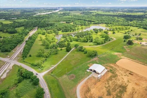 Friede's Hideaway - The perfect retreat with a private pond, hot tub & much more