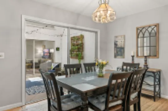 Cozy Cottage with Spacious Backyard and Gourmet Coffee - Charming Haven