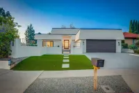 Pickleball Paradise Hotels in Mission Viejo