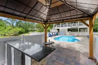 Waterfront Retreat with Private Pool and Game Room - Spectacular Escape