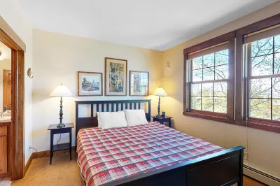 Amazing home close to Granby Ranch with shared hot tub, pool, & WiFi