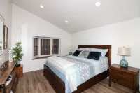 Elegant Country Living with Outdoor Oasis - Spacious and Allergy-Friendly