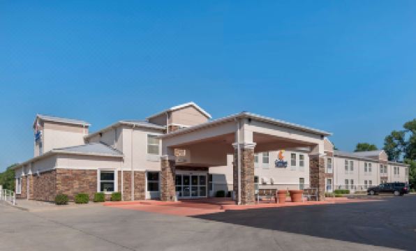 Comfort Inn & Suites Junction City - Near Fort Riley