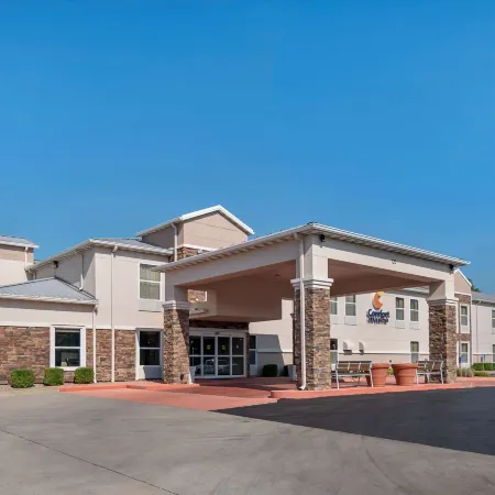 Comfort Inn & Suites Junction City - Near Fort Riley