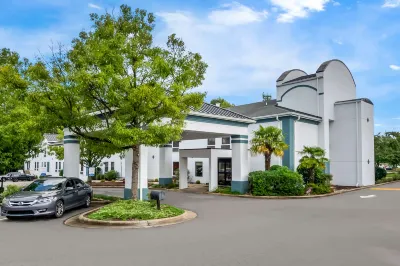 Clarion Pointe Apex - Holly Springs Hotels in Apex