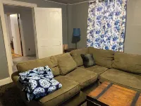 2-bedroom apartment with WiFi in charming Cavendish 6 miles from Okemo Ski Area