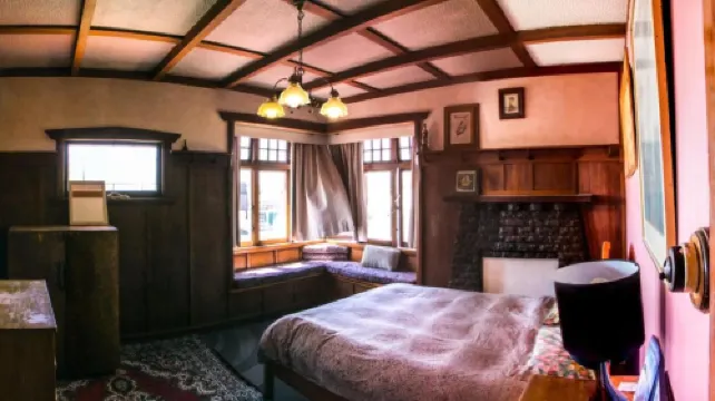 The Palace Backpackers