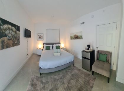 Atrium Hostel Design District