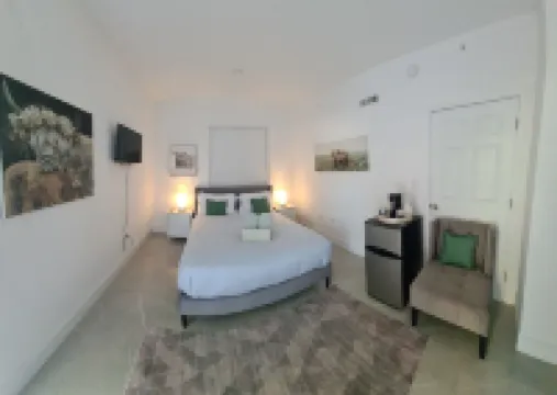 Atrium Hostel Design District Hotels near Phillip & Patricia Frost Museum of Science