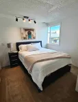 3 bedroom loft Hotels near Lincoln Park