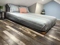 Remote Cabin Hideaway in the woods close to the lake, walking trails, and casino