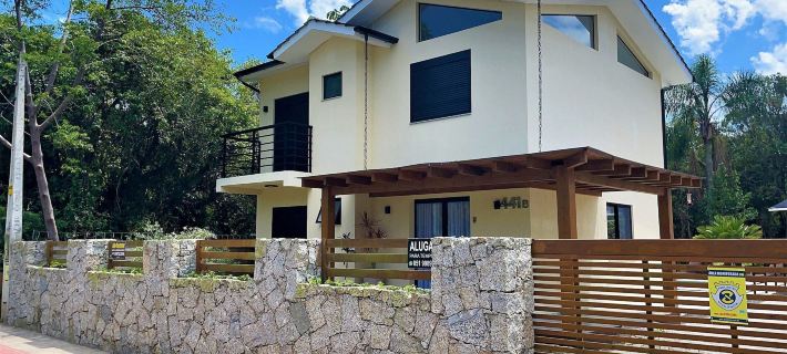 Casa Privativa Com Piscina na Barra da Ferrugem/SC Hotels in Garopaba
