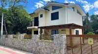 Casa Privativa Com Piscina na Barra da Ferrugem/SC - Pools
