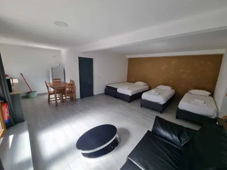 G3 Gamboa Beach Houses Отели рядом с достопримечательностью «PenichePraia - Bungalows, Campers and SPA»