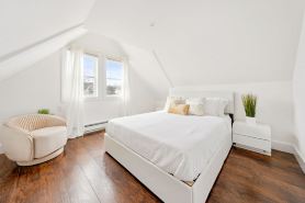 NY Luxury Apt Free Parking in Prime Area