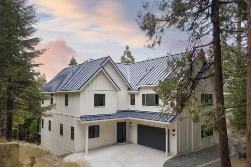 Luxury Retreat, 5Mins to the Lake Game Room + Fire Pit Howlite by Avantstay Hotels in Lake Arrowhead